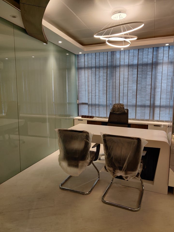 Compact Luxury Office - Interior Detail View 8